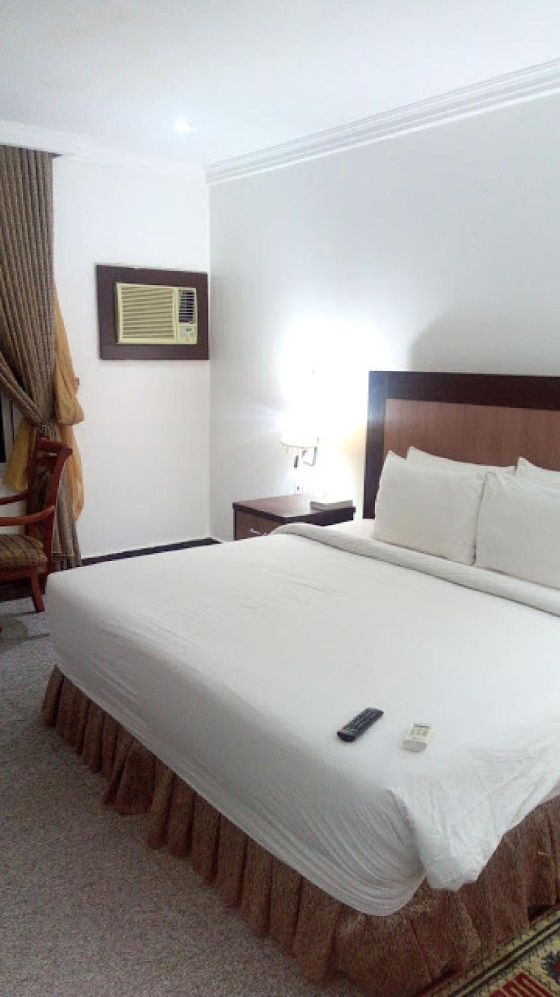 Room In Bb - Immaculate Royal International Hotel Owerri Ngoại thất bức ảnh