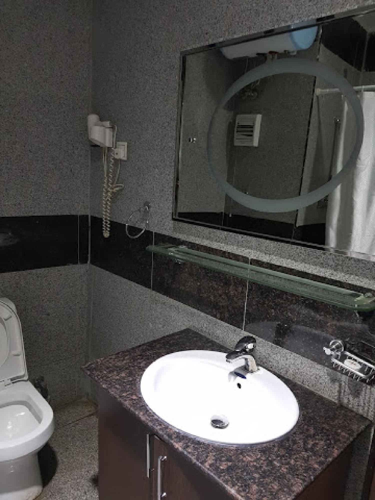 Room In Bb - Immaculate Royal International Hotel Owerri Ngoại thất bức ảnh