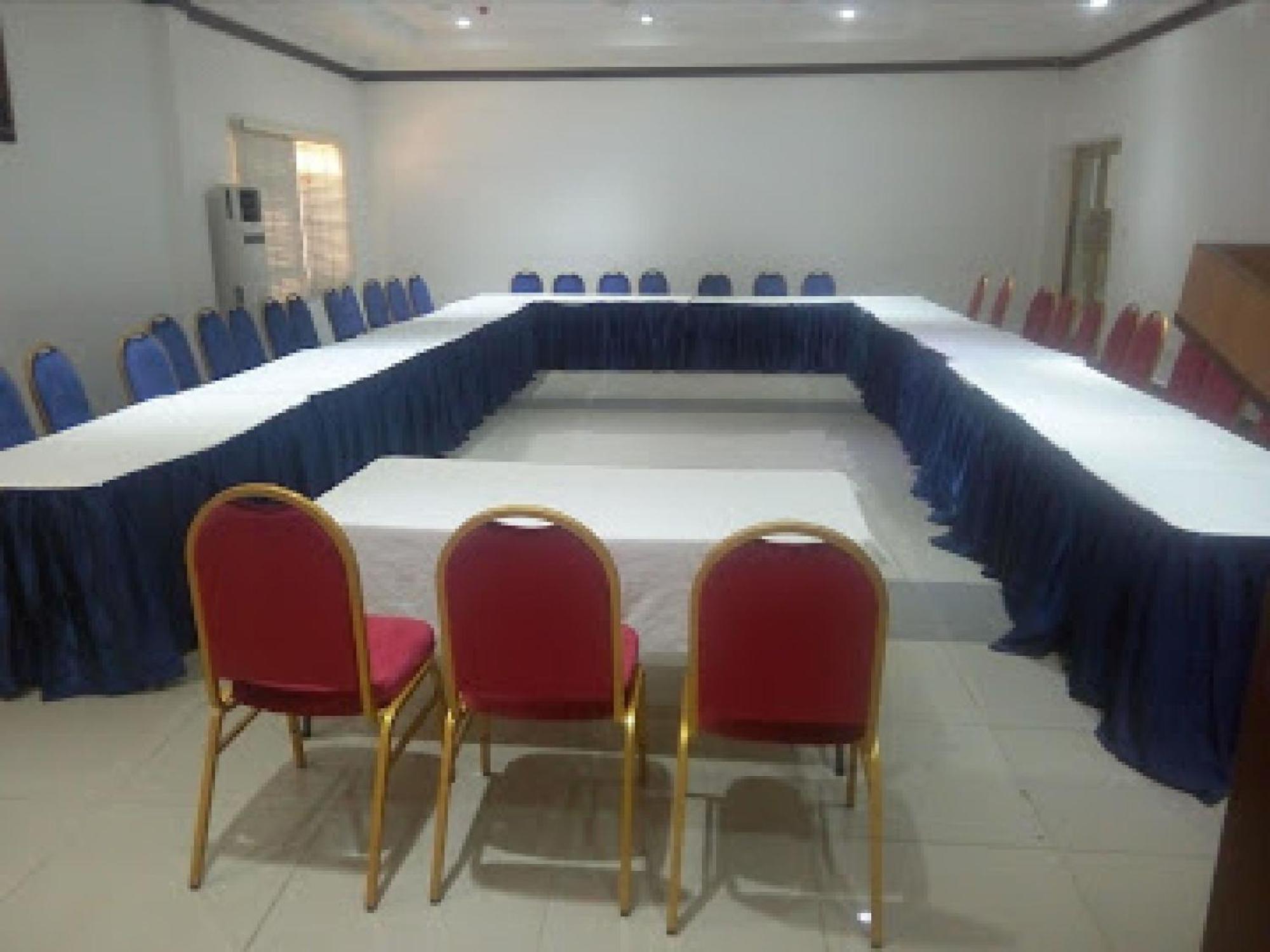 Room In Bb - Immaculate Royal International Hotel Owerri Ngoại thất bức ảnh